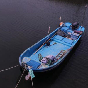 フィッシングボートで釣りを楽しむ様子（情報紹介用）